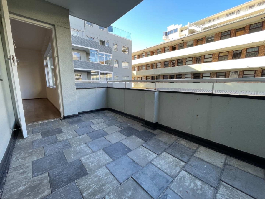 To Let 2 Bedroom Property for Rent in Sea Point Western Cape